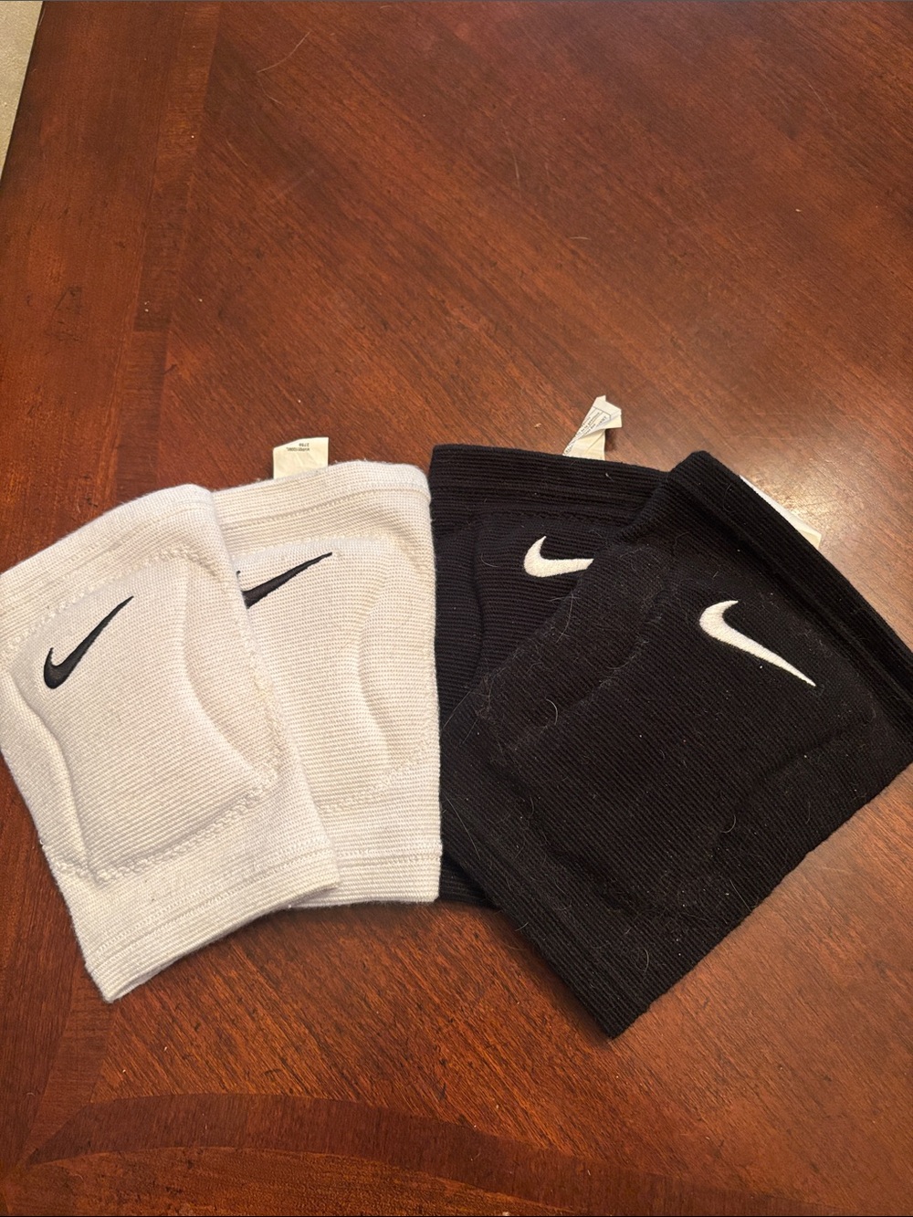 Nike Kids Mittens Set - Black and White with Swoosh